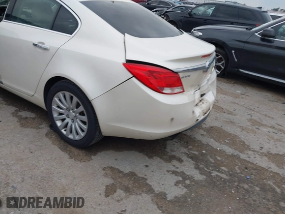 2013 Buick Regal Turbo Premium 1 z VIN 2G4GS5EV2D9220208, wystawiony jako IAAI lot #42281281 z przebiegiem 157 452 mil mil oraz . Historia ofert i sprzedaży dostępna na DreamBid. Obrazek 6.