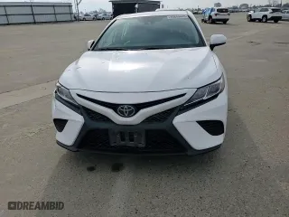 2020 Toyota Camry SE with VIN 4T1G11AK3LU942831, listed as a Copart auction lot 45449445 with 74,218 mi miles and Salvage Title. Bid and sale history available at carsss.com. Image 10.
