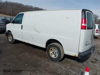 2009 GMC Savana Cargo Van with VIN 1GTGG25CX91115429, listed as a IAAI auction lot 41445132 with 119,195 mi miles. Bid and sale history available at carsss.com. Image 3.