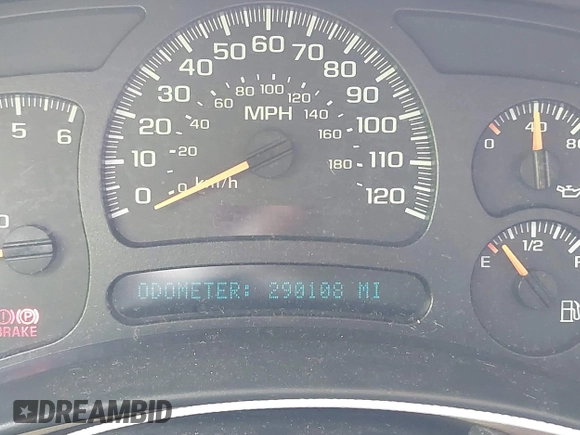 2005 Chevrolet Suburban LS with VIN 3GNEC16Z35G279673, listed as a IAAI auction lot 42428085 with 290,108 mi miles and . Bid and sale history available at DreamBid. Image 7.
