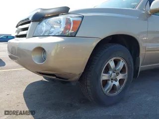 2006 Toyota Highlander with VIN JTEGP21A260095615, listed as a IAAI auction lot 41979567 with 122,904 mi miles. Bid and sale history available at carsss.com. Image 6.