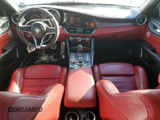 2019 Alfa Romeo Giulia Ti z VIN ZARFANBN0K7608050, wystawiony jako Copart lot #89119965 z przebiegiem 80 559 mil mil oraz Szkoda całkowita • Salvage title. Historia ofert i sprzedaży dostępna na DreamBid. Obrazek 8.