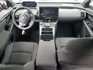 2023 Subaru Solterra Premium с VIN JTMABABA6PA026813, выставлен на аукционе Copart как лот 45127914 с пробегом 18 021 миль миль и . История ставок и продаж доступна на DreamBid. Изображение 8.