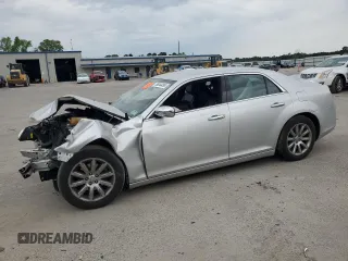 2012 Chrysler 300 Limited z VIN 2C3CCACG6CH212733, wystawiony jako Copart lot #56044495 z przebiegiem Nie podano mil oraz Szkoda całkowita • Salvage title. Historia ofert i sprzedaży dostępna na DreamBid. Obrazek 1.