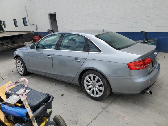 2009 Audi A4 Premium Plus z VIN WAUSF78K89N037672, wystawiony jako Copart lot #55476975 z przebiegiem 108 431 mil mil oraz Szkoda całkowita • Salvage title. Historia ofert i sprzedaży dostępna na DreamBid. Obrazek 2.