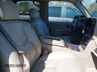 2004 Chevrolet Tahoe LS with VIN 1GNEK13Z34R304352, listed as a IAAI auction lot 41565612 with 291,777 mi miles. Bid and sale history available at carsss.com. Image 5.