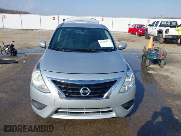 2017 Nissan Versa SV z VIN 3N1CN7AP3HK427702, wystawiony jako IAAI lot #41741711 z przebiegiem 146 889 mil mil oraz . Historia ofert i sprzedaży dostępna na DreamBid. Obrazek 12.