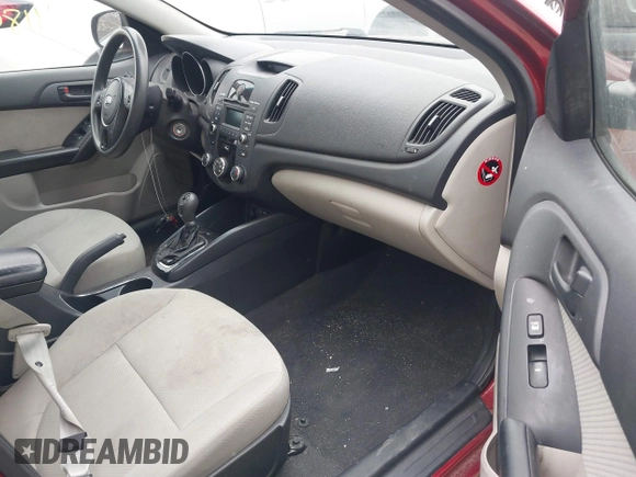 2011 Kia Forte EX with VIN KNAFU4A25B5462577, listed as a IAAI auction lot 41847917 with 136,349 mi miles. Bid and sale history available at carsss.com. Image 5.