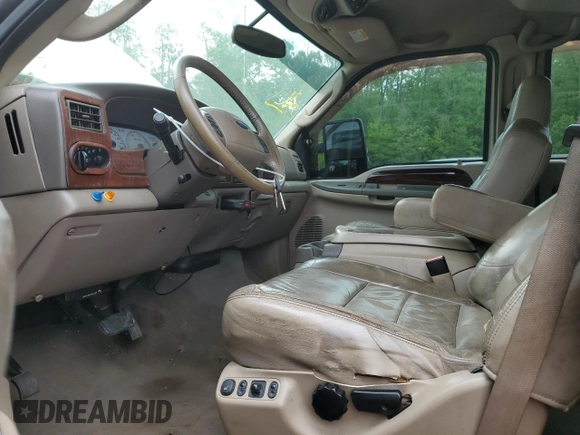 2004 Ford Excursion Limited with VIN 1FMSU43P44EC04527, listed as a Copart auction lot 54671115 with 204,509 mi miles and Clean Title. Bid and sale history available at DreamBid. Image 7.