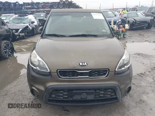 2013 Kia Soul with VIN KNDJT2A51D7506841, listed as a IAAI auction lot 41757317 with 171,439 mi miles. Bid and sale history available at carsss.com. Image 12.