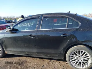 2013 Volkswagen Jetta SE z VIN 3VWDP7AJ4DM354519, wystawiony jako IAAI lot #42001917 z przebiegiem 130 851 mil mil oraz . Historia ofert i sprzedaży dostępna na DreamBid. Obrazek 14.