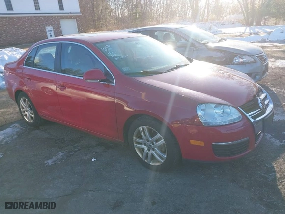 2010 Volkswagen Jetta Sedan Limited with VIN 3VWRZ7AJ4AM026674, listed as a IAAI auction lot 41503985 with 135,879 mi miles. Bid and sale history available at carsss.com. Image 1.