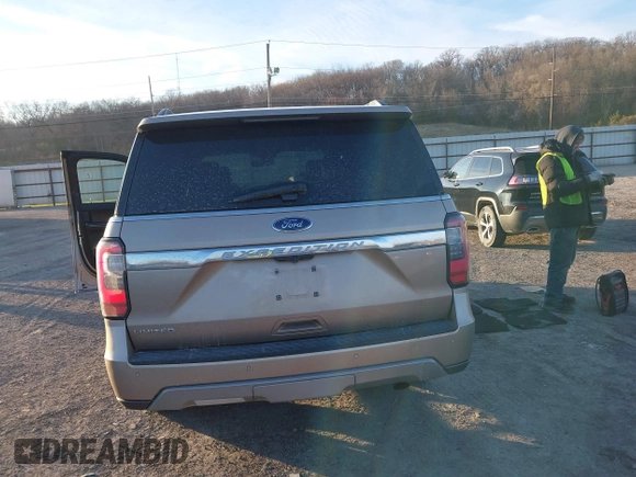 2020 Ford Expedition Limited with VIN 1FMJU1KT2LEA21893, listed as a IAAI auction lot 40957185 with 132,420 mi miles. Bid and sale history available at carsss.com. Image 15.