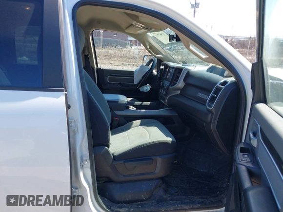 2019 Ram 2500 Big Horn with VIN 3C6UR5JL1KG601176, listed as a IAAI auction lot 41857730 with 88,123 mi miles. Bid and sale history available at carsss.com. Image 5.