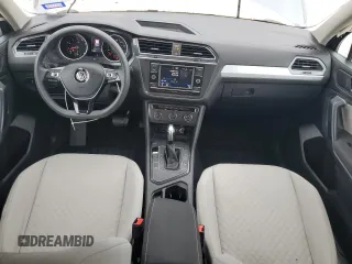 2021 Volkswagen Tiguan S z VIN 3VV1B7AX9MM012624, wystawiony jako Copart lot #55589435 z przebiegiem 61 343 mil mil oraz Szkoda całkowita • Salvage title. Historia ofert i sprzedaży dostępna na DreamBid. Obrazek 8.