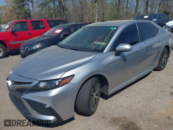 2021 Toyota Camry SE Nightshade with VIN 4T1G11AK6MU526628, listed as a IAAI auction lot 41905150 with 42,386 mi miles. Bid and sale history available at carsss.com. Image 2.