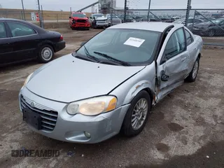 2004 Chrysler Sebring Touring z VIN 1C3EL56R74N392214, wystawiony jako IAAI lot #41510245 z przebiegiem 159 751 mil mil oraz . Historia ofert i sprzedaży dostępna na DreamBid. Obrazek 2.