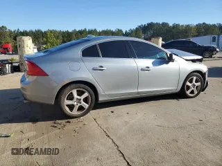 2013 Volvo S60 T5 with VIN YV1612FH8D2185774, listed as a Copart auction lot 46322195 with 60,560 mi miles and Salvage Title. Bid and sale history available at carsss.com. Image 3.