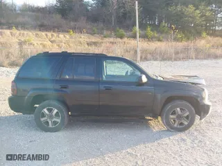 2006 Chevrolet TrailBlazer LS with VIN 1GNDT13S462271112, listed as a IAAI auction lot 41011153 with 266,801 mi miles. Bid and sale history available at carsss.com. Image 13.