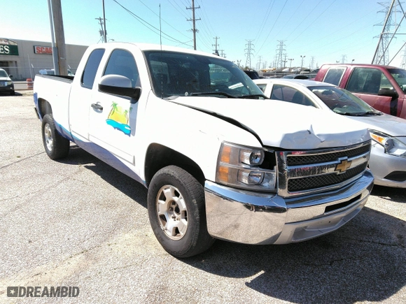 2013 Chevrolet Silverado 1500 LT with VIN 1GCRCSE0XDZ278084, listed as a IAAI auction lot 41826461 with 293,696 mi miles. Bid and sale history available at carsss.com. Image 1.