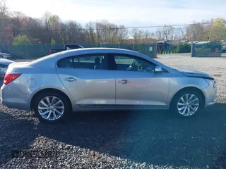 2014 Buick LaCrosse with VIN 1G4GA5G33EF215381, listed as a IAAI auction lot 42092301 with 36,625 mi miles. Bid and sale history available at carsss.com. Image 13.