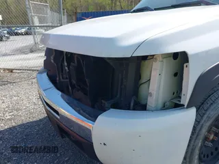 2007 Chevrolet Silverado 1500 1LT with VIN 2GCEK19J771629917, listed as a IAAI auction lot 41999052 with Not Provided miles and . Bid and sale history available at DreamBid. Image 6.