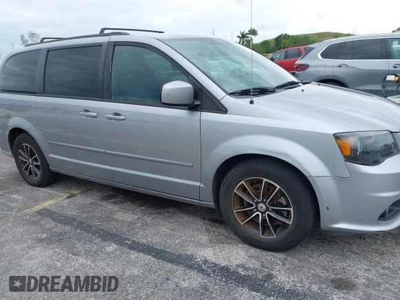 2017 Dodge Grand Caravan GT with VIN 2C4RDGEG7HR807515, listed as a IAAI auction lot 42253888 with 141,969 mi miles and . Bid and sale history available at DreamBid. Image 6.