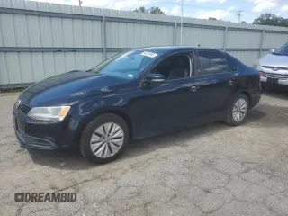 2014 Volkswagen Jetta SE with VIN 3VWD17AJ1EM366484, listed as a Copart auction lot 56331985 with 204,601 mi miles and Salvage title. Bid and sale history available at DreamBid. Image 1.