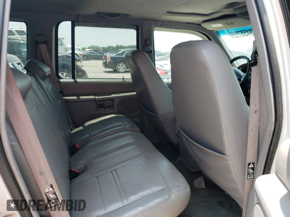 2000 Ford Explorer XLT with VIN 1FMZU83P8YUB63966, listed as a Copart auction lot 59455755 with 136,852 mi miles and Clean title. Bid and sale history available at DreamBid. Image 11.