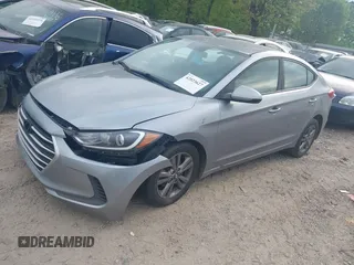 2017 Hyundai Elantra SE z VIN 5NPD84LF8HH007410, wystawiony jako IAAI lot #42023627 z przebiegiem 154 966 mil mil oraz . Historia ofert i sprzedaży dostępna na DreamBid. Obrazek 17.