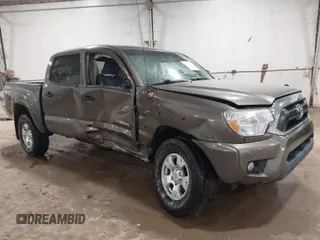2015 Toyota Tacoma with VIN 3TMLU4EN5FM181471, listed as a IAAI auction lot 41751176 with 117,389 mi miles. Bid and sale history available at carsss.com. Image 1.