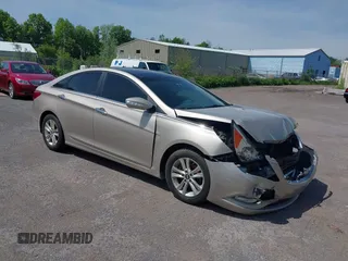 2012 Hyundai Sonata Limited z VIN 5NPEC4AC8CH324754, wystawiony jako IAAI lot #42398341 z przebiegiem 161 244 mil mil oraz . Historia ofert i sprzedaży dostępna na DreamBid. Obrazek 1.