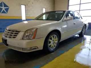 2010 Cadillac DTS 1SD z VIN 1G6KH5EY5AU125330, wystawiony jako Copart lot #53702505 z przebiegiem 103 728 mil mil oraz Czysty tytuł • Clean title. Historia ofert i sprzedaży dostępna na DreamBid. Obrazek 1.