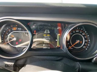 2021 Jeep Wrangler Unlimited Sport S z VIN 1C4HJXDN3MW729708, wystawiony jako Copart lot #58761745 z przebiegiem 64 011 mil mil oraz Szkoda całkowita • Salvage title. Historia ofert i sprzedaży dostępna na DreamBid. Obrazek 9.