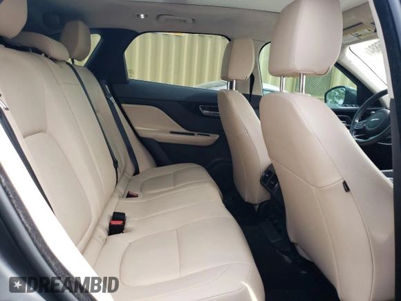 2020 Jaguar F-Pace 25t Premium z VIN SADCJ2FX2LA622614, wystawiony jako Copart lot #61855884 z przebiegiem 116 046 mil mil oraz Szkody całkowita. Historia ofert i sprzedaży dostępna na DreamBid. Obrazek 11.