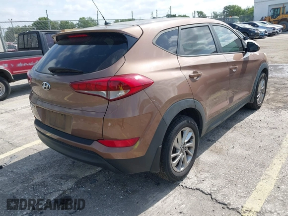 2016 Hyundai Tucson SE z VIN KM8J23A4XGU180300, wystawiony jako IAAI lot #42123067 z przebiegiem 123 804 mil mil oraz . Historia ofert i sprzedaży dostępna na DreamBid. Obrazek 4.