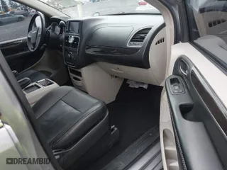 2016 Chrysler Town & Country Touring with VIN 2C4RC1BG4GR292735, listed as a IAAI auction lot 41931677 with 140,708 mi miles. Bid and sale history available at carsss.com. Image 5.