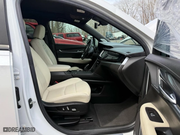 2020 Cadillac XT6 AWD Sport with VIN 1GYKPGRS1LZ100975, listed as a Copart auction lot 52451235 with 39,149 mi miles and Clean Title. Bid and sale history available at carsss.com. Image 5.