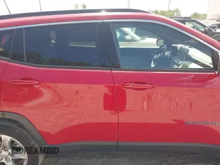 2024 Jeep Compass Latitude z VIN 3C4NJDBN8RT603717, wystawiony jako IAAI lot #42732757 z przebiegiem 44 629 mil mil oraz . Historia ofert i sprzedaży dostępna na DreamBid. Obrazek 14.