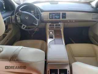 2015 Jaguar XF T Premium z VIN SAJWA0FS1FPU72662, wystawiony jako Copart lot #58719275 z przebiegiem 91 078 mil mil oraz Szkoda całkowita • Salvage title. Historia ofert i sprzedaży dostępna na DreamBid. Obrazek 8.