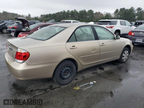 2005 Toyota Camry STD z VIN 4T1BE32K55U629355, wystawiony jako Copart lot #82282494 z przebiegiem 297 925 mil mil oraz Czysty tytuł • Clean title. Historia ofert i sprzedaży dostępna na DreamBid. Obrazek 3.