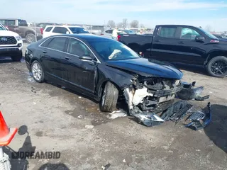 2014 Lincoln MKZ with VIN 3LN6L2G91ER814890, listed as a IAAI auction lot 41651789 with 143,445 mi miles and . Bid and sale history available at carsss.com. Image 1.