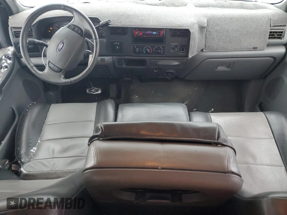 2003 Ford Super Duty F-250 XL with VIN 1FTNX21P93ED30638, listed as a Copart auction lot 84516384 with 198,106 mi miles and Salvage Title. Bid and sale history available at carsss.com. Image 8.