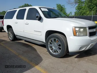 2011 Chevrolet Suburban LT z VIN 1GNSKJE32BR345080, wystawiony jako IAAI lot #42281397 z przebiegiem 288 536 mil mil oraz . Historia ofert i sprzedaży dostępna na DreamBid. Obrazek 1.