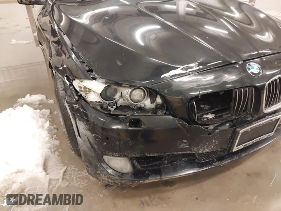 2012 BMW 5 Series 528i xDrive with VIN WBAXH5C51CDW03156, listed as a IAAI auction lot 41236722 with 189,196 mi miles and . Bid and sale history available at DreamBid. Image 6.