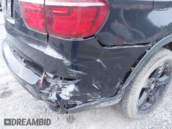 2013 BMW X5 xDrive50i с VIN 5UXZV8C57D0C15445, выставлен на аукционе IAAI как лот 42508989 с пробегом 102 212 миль миль и . История ставок и продаж доступна на DreamBid. Изображение 21.