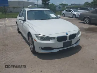2015 BMW 3 Series 328i xDrive z VIN WBA3B5G59FNS11910, wystawiony jako IAAI lot #42303674 z przebiegiem 178 343 mil mil oraz . Historia ofert i sprzedaży dostępna na DreamBid. Obrazek 1.