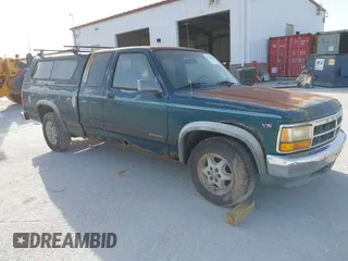 1995 Dodge Dakota with VIN 1B7GL23X3SS134423, listed as a IAAI auction lot 41767788 with 189,517 mi miles. Bid and sale history available at carsss.com. Image 1.