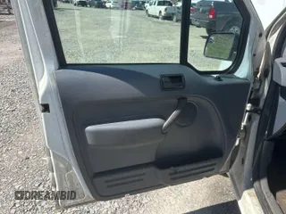2013 Ford Transit Connect XLT z VIN NM0LS7BN3DT140781, wystawiony jako IAAI lot #42480158 z przebiegiem 256 854 mil mil oraz . Historia ofert i sprzedaży dostępna na DreamBid. Obrazek 1.