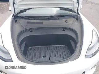 2023 Tesla Model 3 z VIN 5YJ3E1EA5PF503654, wystawiony jako IAAI lot #42622031 z przebiegiem 28 476 mil mil oraz . Historia ofert i sprzedaży dostępna na DreamBid. Obrazek 10.